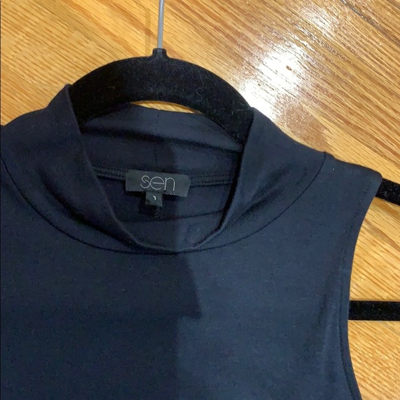 π₯SALEπ₯SEN SHIFT DRESS - Picture 2 of 4